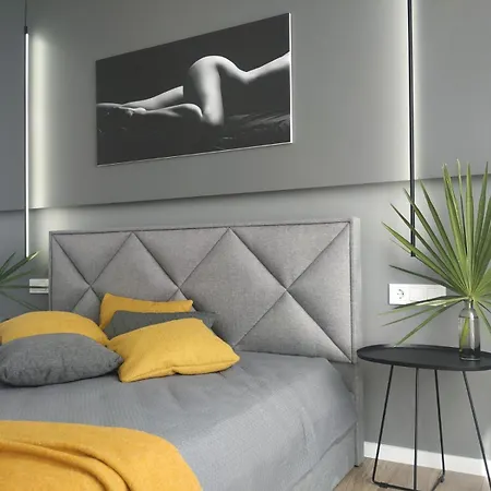 Apartment Uptown In *